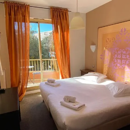 Anis Hotel Nicea