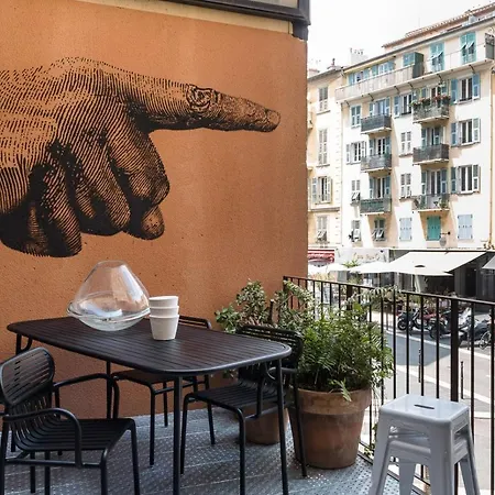 Du Pin Port Nizza