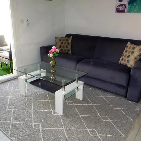 9 Avenue De Carras Appartamento *