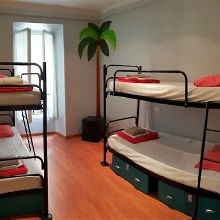 Meyerbeer Beach Hostel *
