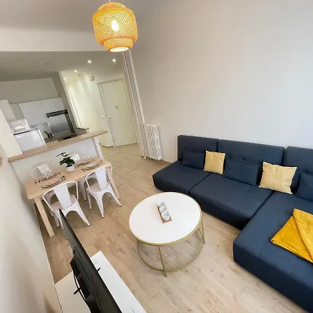 Apartment Renting - Penchienatti - Spacious - 2 Bedrooms - King Bed - View Heart Of Nice