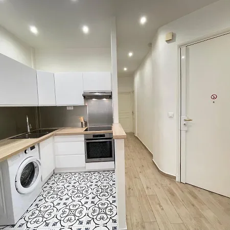 Renting - Penchienatti - Spacious - 2 Bedrooms - King Bed - View Heart Of Nice