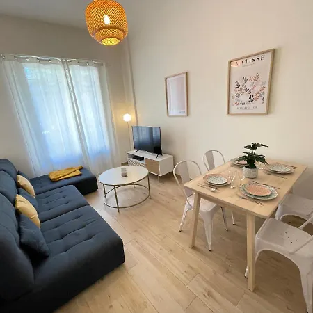 Renting - Penchienatti - Spacious - 2 Bedrooms - King Bed - View Heart Of