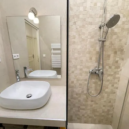 Renting - Penchienatti - Spacious - 2 Bedrooms - King Bed - View Heart Of * Nice