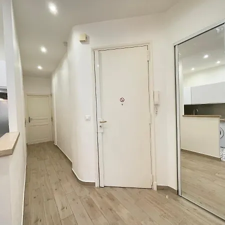 Renting - Penchienatti - Spacious - 2 Bedrooms - King Bed - View Heart Of Nice