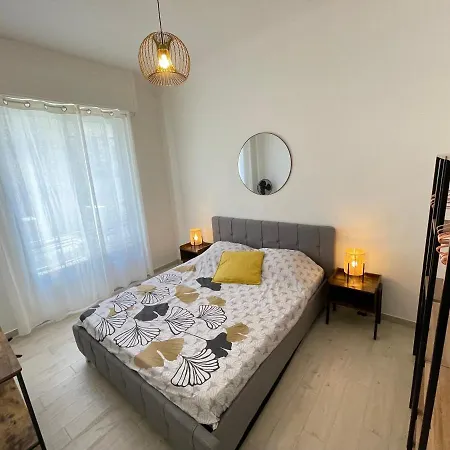 Renting - Penchienatti - Spacious - 2 Bedrooms - King Bed - View Heart Of