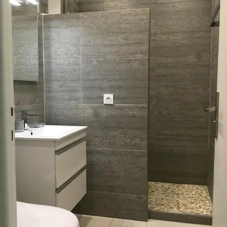 Carre D'or Super 2 Pieces Appartement