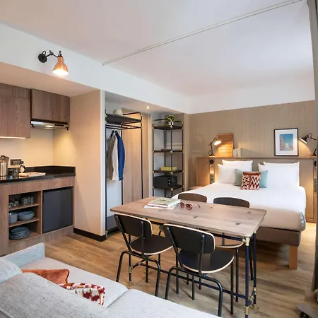 Novotel Airport Hotell 4*
