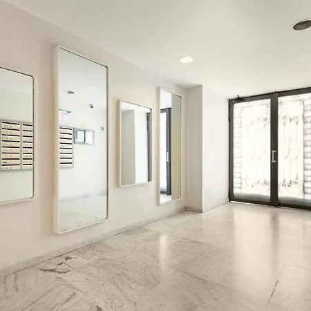 Homelivia, Attic -mansarde Sous Les Toits De 尼斯
