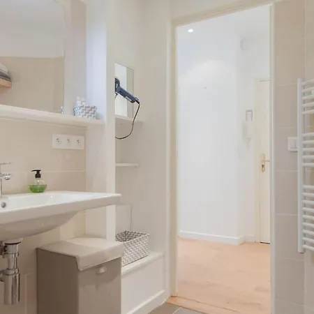 #28 1 Bdr Flat Ac Balcony Hper 10mins To & Old Town 公寓