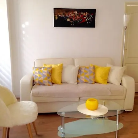 #28 1 Bdr Flat Ac Balcony Hper 10mins To & Old Town *