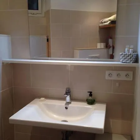 #28 1 Bdr Flat Ac Balcony Hper 10mins To & Old Town 公寓 *