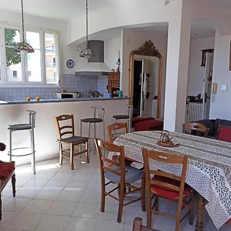 Villa Tres Proche Du Centre *