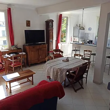 Villa Tres Proche Du Centre *