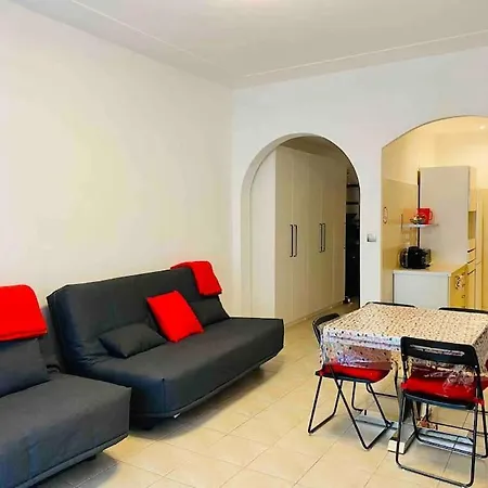 Nice, 100m Sea, 1 Bedroom, Promenade Des Anglais Apartment Nice