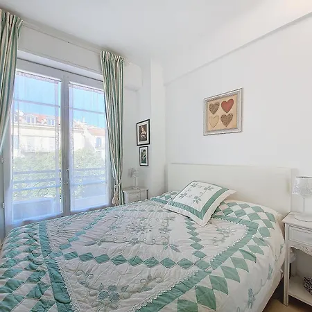 Nestor&jeeves - Flora - Promenade Des - Apartment