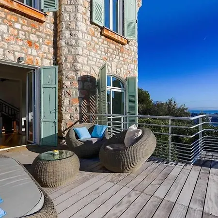 Guest house Elegante Avec Vue *