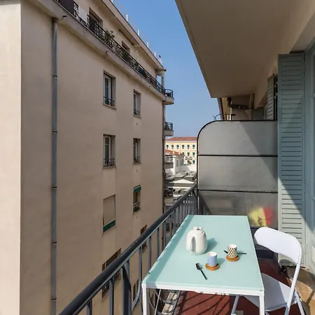 Ultra Large 2 Bdr Near Massena Square Appartamento