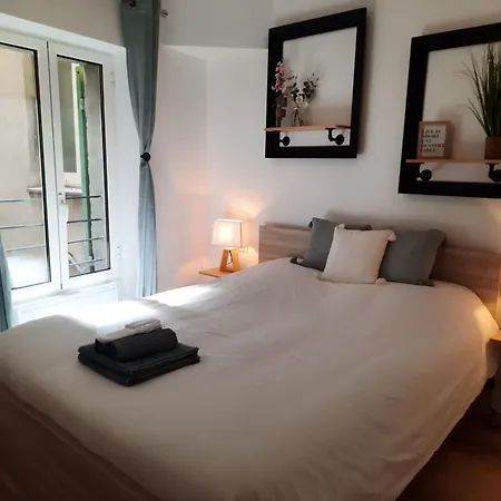 Apartament Beautiful Old Town Flat, Near The Nicea