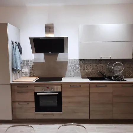 Beautiful Old Town Flat, Near The Apartament