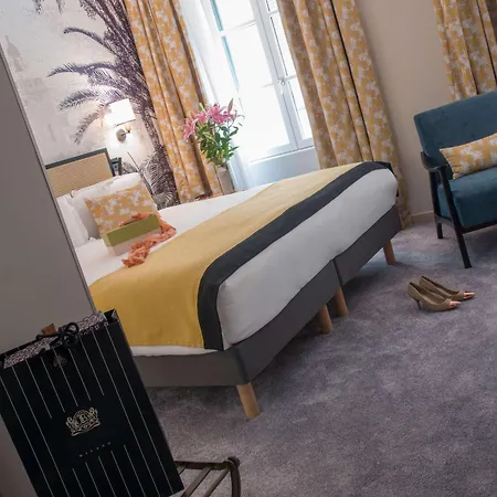 Mercure Marche Aux Fleurs Hotel 4*