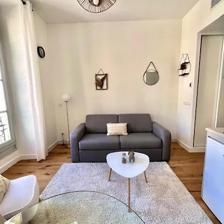Studio Moderne, Centre