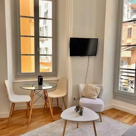 Studio Moderne, Centre