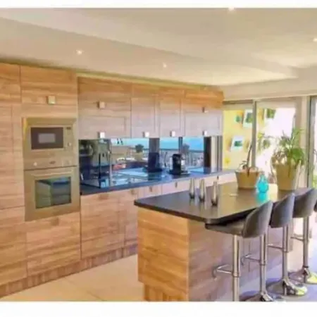 Apartment Magnificent 3 Rooms-sea View-terrace-pool Nice
