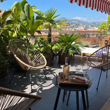 Splendide Penthouse Au Coeur De Ницца