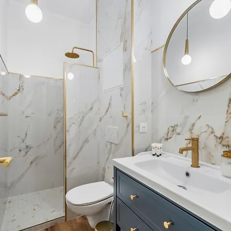 Renting - Verdi - Charm & Comfort & Aircon Apartment *