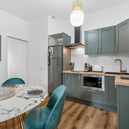 Renting - Verdi - Charm & Comfort & Aircon Apartment