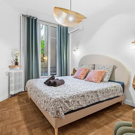 Renting - Verdi - Charm & Comfort & Aircon Apartment Nice