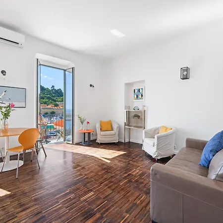 Apartment Sunlight - Capitaine 54 - 1 Bedroom, Stunning With Balcony And Port View Nice