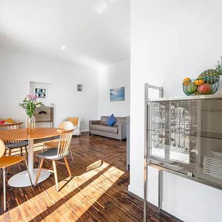 Sunlight - Capitaine 54 - 1 Bedroom, Stunning With Balcony And Port View Apartment Nice