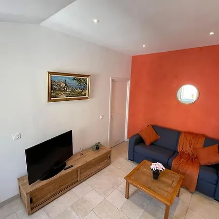 Le Village - Cosy Flat 5 Min Walk Away From Sea *