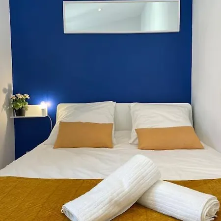 Apartment Le Village - Cosy Flat 5 Min Walk Away From Sea *