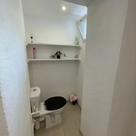Le Village - Cosy Flat 5 Min Walk Away From Sea