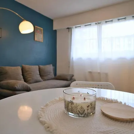 Appartement, En Plein Centre , Face A La Gare Centrale, Centre *