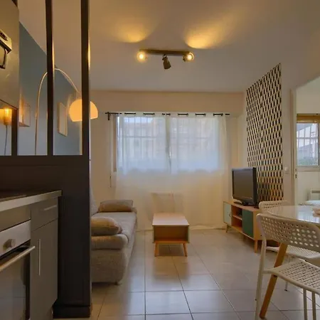 Apartment Appartement, En Plein Centre , Face A La Gare Centrale, Centre
