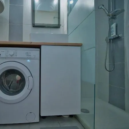 Appartement, En Plein Centre , Face A La Gare Centrale, Centre Apartment Nice