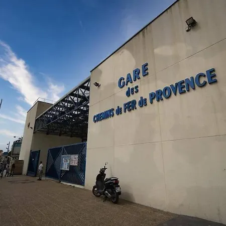 Appartement, En Plein Centre , Face A La Gare Centrale, Centre * Nice