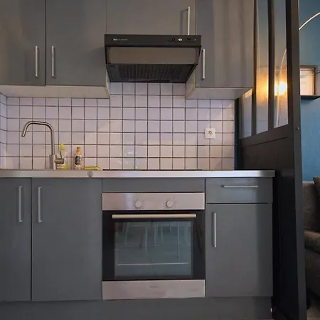 Appartement, En Plein Centre , Face A La Gare Centrale, Centre Apartment *