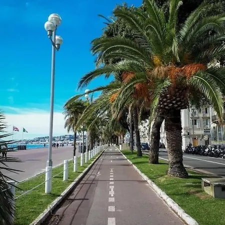 Apartment Appartement, En Plein Centre , Face A La Gare Centrale, Centre Nice