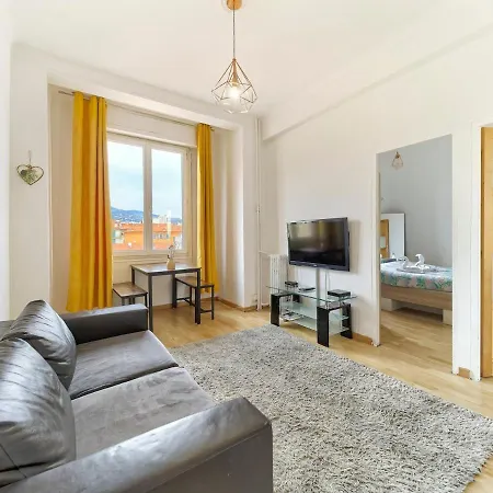 Spacious Apartment-hypercentre * Nice