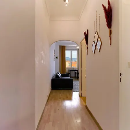 Spacious Apartment-hypercentre *