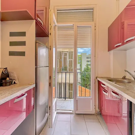 Spacious Apartment-hypercentre Apartment