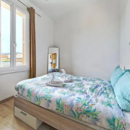 Spacious Apartment-hypercentre *