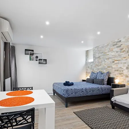 Renting - Penchienatti - Chic & Modern Urban Pearl Massena Old Apartment Nice