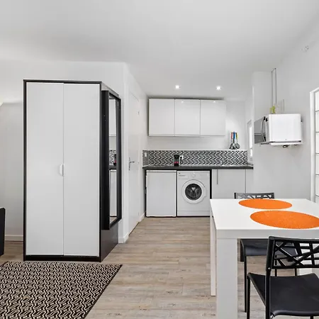 Renting - Penchienatti - Chic & Modern Urban Pearl Massena Old Apartment Nice