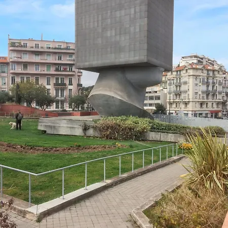 A / 50 M² / Vue Sur La 아파트 *